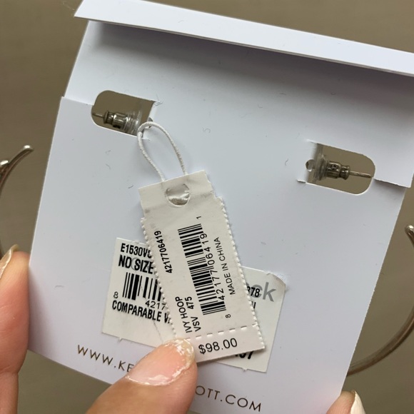 KENDRA SCOTT Ivy Hoop Earrings - Defect - Picture 7 of 12